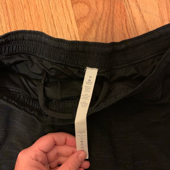 COPY - Men’s Lulu Lemon shorts - Picture 2 of 3